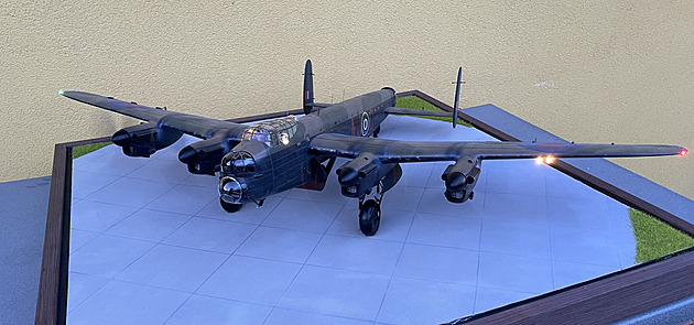 Proč dělat jen statické modely, když mohou být dynamické. Oživlý Lancaster