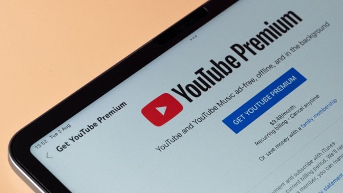 Sdílení YouTube Premium s kamarády pomalu končí. Google přitvrzuje s vymáháním pravidel