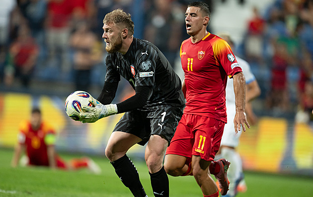 Staněk opět v bráně. Vychytal nulu a ocenil Nedvěda: Neskutečný frajer. Pecka, že je tu