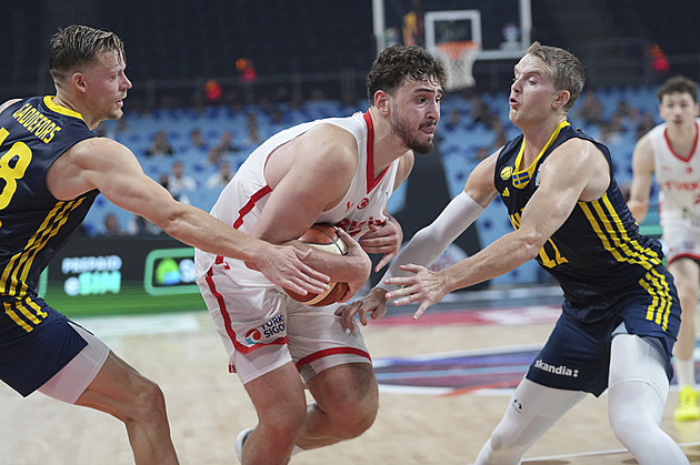 Turecko se nadřelo, vítězové „české“ skupiny ale na MS prošli do čtvrtfinále