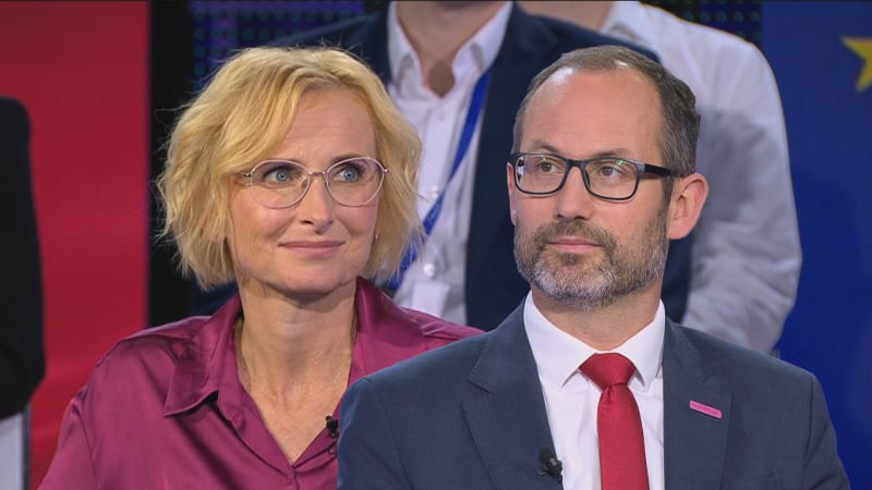 Hádka kvůli NATO. Udělejte referendum o sobě, řekl Bartoš Konečné. Ta poslala Farského do háje