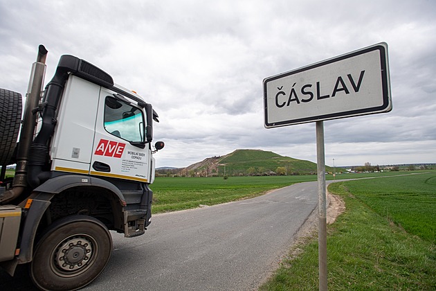 Referenda v Čáslavi a Kladně: voliči rozhodnou o osudu skládky i hazardu