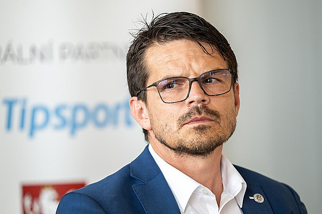 Sabou dostal za napadení Vindahla stopku  a pokutu, disciplinárka řeší také Priskeho