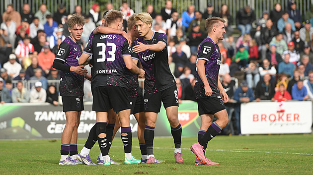 ONLINE: Slavia v poháru v Brozanech vede, prosazuje se Zmrzlý