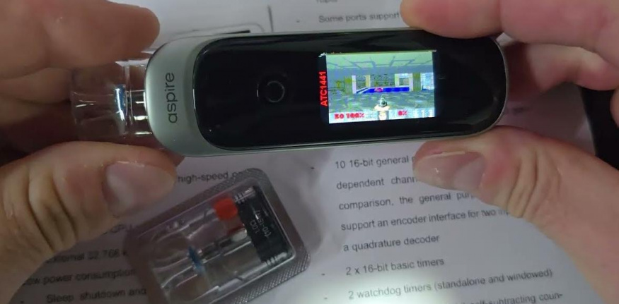 Herní nadšenci se opět vyřádili: legendárního Dooma spustili na vaporizéru