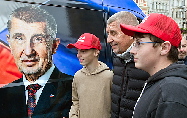 ANO stále přes 30 procent, sílí Motoristé i STAN, SPOLU i SPD oslabily, hlásí Kantar