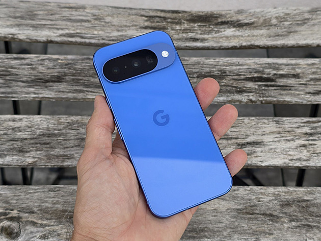 Základní Google Pixel 10 v testu: i přes kompromisy se blíží nejlepším