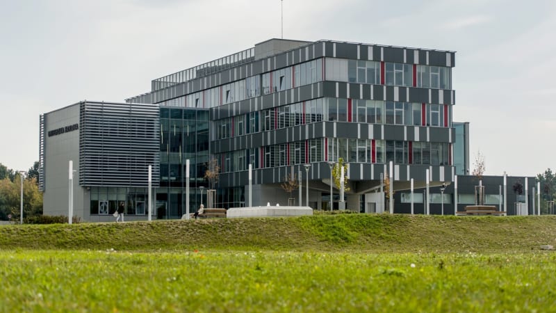 Smutek v Hradci Králové: Zemřel docent Sova. Stál za rozkvětem farmaceutického školství