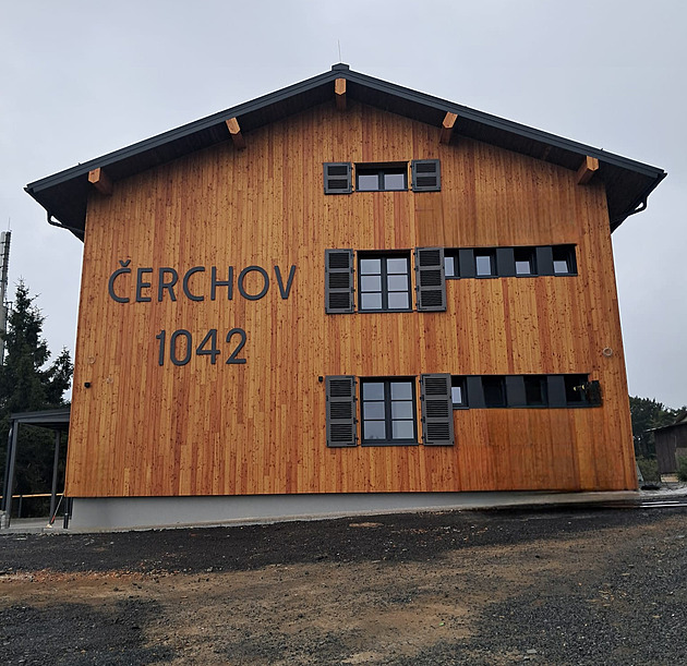 Pohraničníky střídají turisté. Na Čerchově otevírají horskou chatu