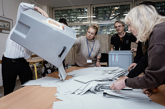 V Kongu vítězí Balbínova poetická strana, v Estonsku Piráti. Jak volili Češi v zahraničí