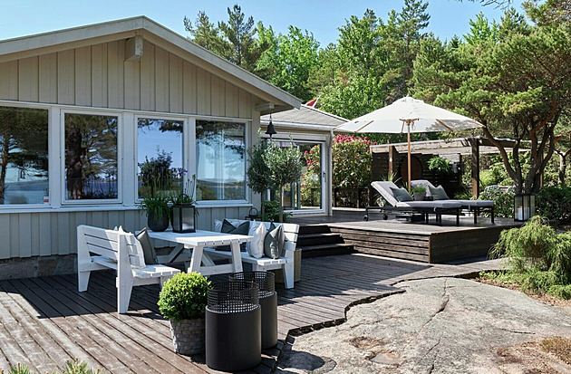 Když se majitelka chaty neshodne s designérem: chtěla modrou, má zelenou