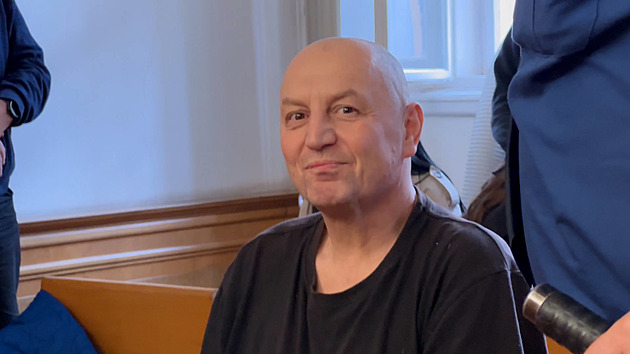 Půjdu se zbraní na úřad vlády, vyhrožoval muž. Soud mu uložil tři roky vězení