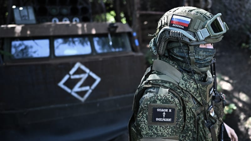 Stulík: Rusko nám vyhlásilo hybridní válku, my se jen bráníme. Za útoky jednou draze zaplatí