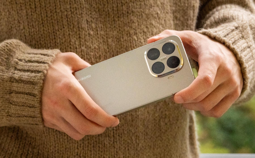 Black Friday drtí ceny Xiaomi 15T Pro. Novinka má vlajkovou výbavu, ale stojí jen 13 490 Kč