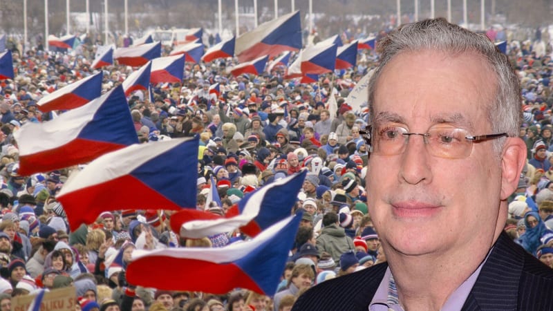 Legenda americké CNN vzpomíná na sametovou revoluci: Praha 1989 je můj oblíbený příběh