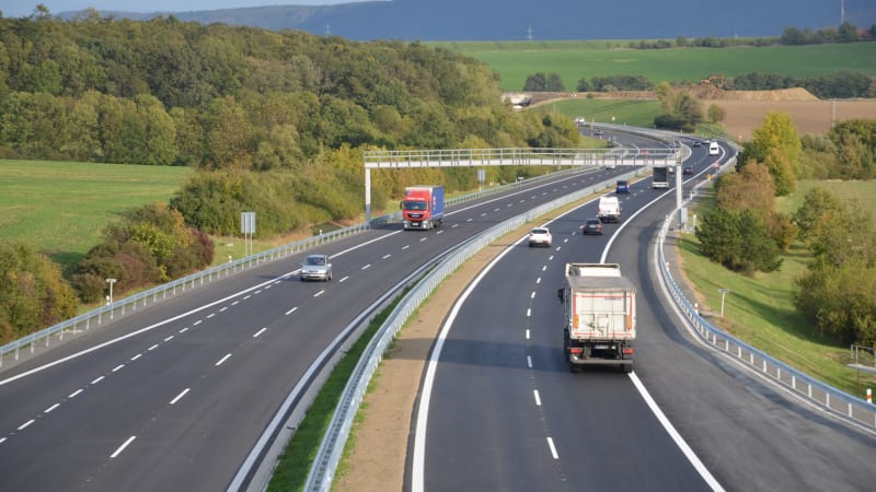 Pozor na novou cenu dálniční známky. U neoficiálních obchodníků si můžete připlatit