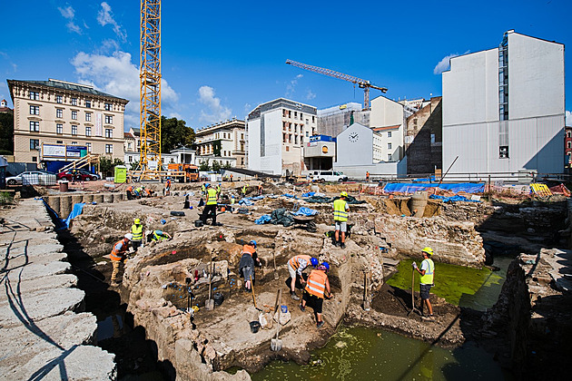 V Brně zachrání vzácné torzo domu ze 13. století, z jámy jej přemístí do atria sálu