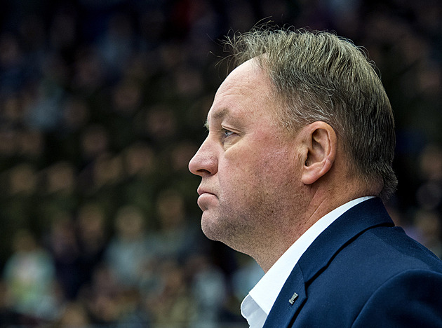 Karlovarský trenér Patera: Byli bychom hloupí, kdybychom se nepoprali o náš sen