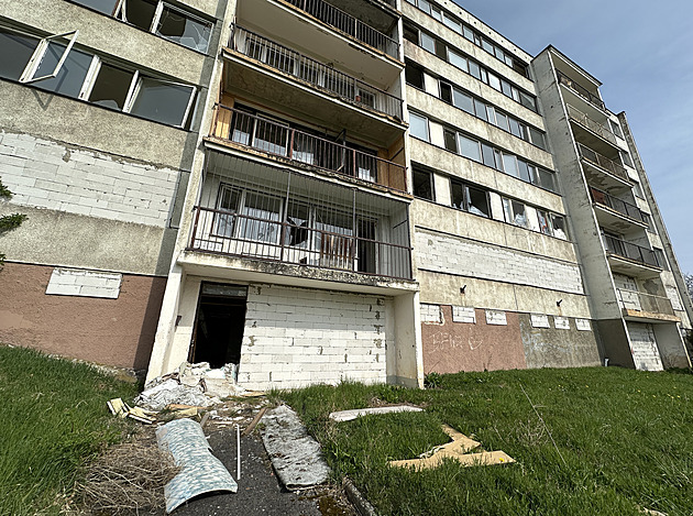 Ministerstvo smetlo plán pro největší ghetto. Řešte ho sami, vzkázalo Litvínovu