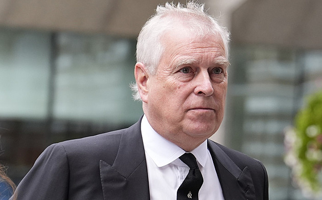 Britská policie zadržela bývalého prince Andrewa v souvislosti s kauzou Epstein