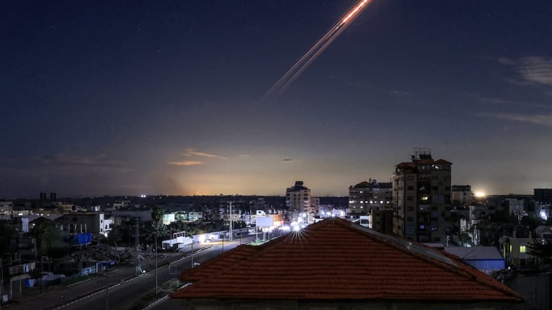 PŘEHLEDNĚ: Hrozba z podzemí či dronové vlny. Čím se chce Írán mstít USA a Izraeli?