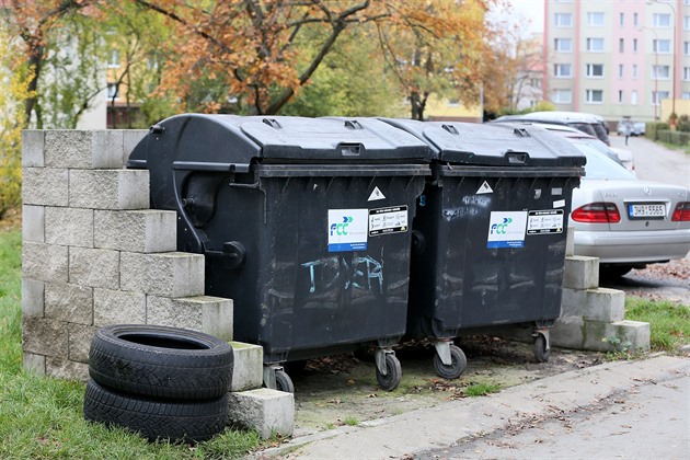 Konec složenek za svoz odpadu v Budějovicích, platí se QR kódem i na radnici