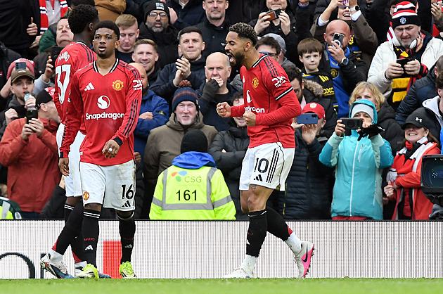 ONLINE: United v zápase o třetí místo porazili Villu, Liverpool přivítá Tottenham