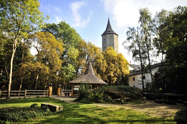 Hrad Roštejn vyhlíží novou sezonu, letos se návštěvníkům otevře na Velký pátek