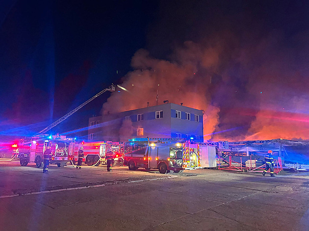 Koaliční rada se vrátí k požáru ve firmě, která vyrábí i drony pro Ukrajinu