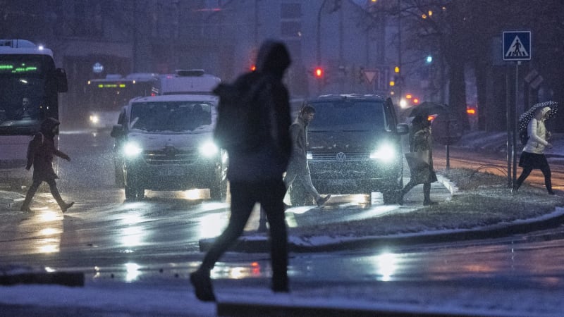 Polární vír do Česka vrátí zimu. Teploty spadnou až o 20 stupňů, k dešti se přidá sníh