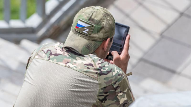 Máš v mobilu Telegram? Jdeš na smrt. Kreml zakázal vojákům známou aplikaci a vypukl chaos