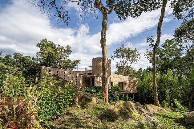 Prozkoumejte záhadný dům v džungli. Chata v Kolumbii skrývá víc, než čekáte
