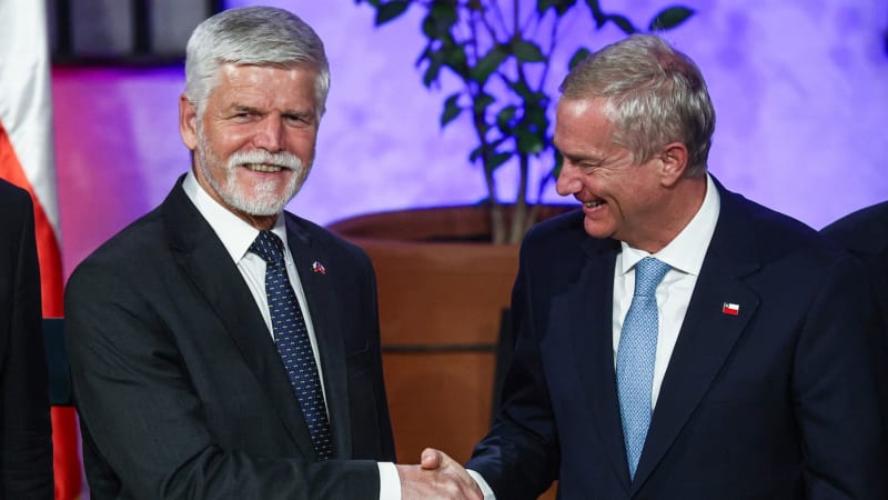 Odkaz na Klause: Prezident Pavel „vrátil“ v Chile po 15 letech protokolární pero