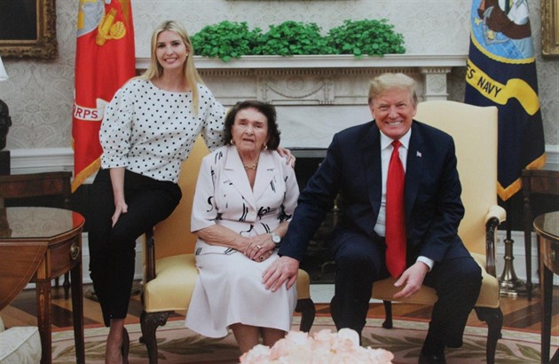 Je požehnání mít ji doma, říká Ivanka Trumpová o téměř stoleté české babičce