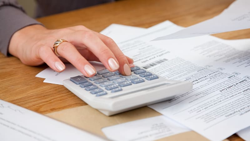 Když je láska slepá: Rozvod i smrt partnera jsou šok. Víte, jak předejít finanční pasti?