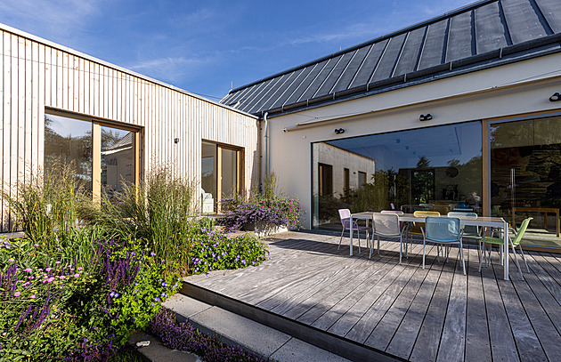 Zakládání zahrady po stavbě domu. „Mrtvou“ zemi proměňte v kvetoucí oázu