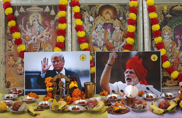 Trump pobouřil Indii. Sdílel příspěvek, který zemi označuje za špinavou díru