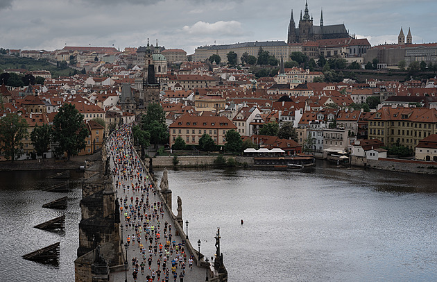 Maraton o víkendu změní většinu linek pražské MHD. Jeďte radši metrem