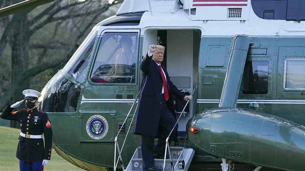 Developer Trump opět mění Bílý dům. Kvůli zničené trávě postaví nový heliport