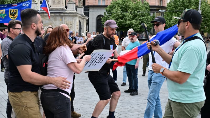 Muž  vyhrožoval podle policie útokem na sjezd sudetských Němců. Kriminalisté ho zadrželi
