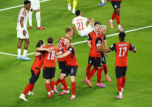 Rakousko - Jordánsko 3:1, rozhodl vlastní gól v závěru, pak nováčka dorazila penalta