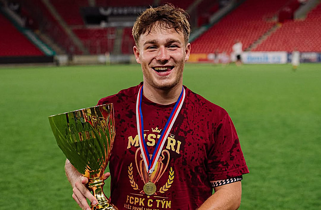 V Americe nikdo neví, kdo je můj táta. Je to osvobozující, přiznává Jakub Mareš