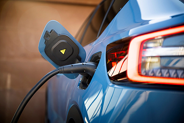 Na Vysočině rychle roste množství energie odebrané z autonabíječek, může za to D1