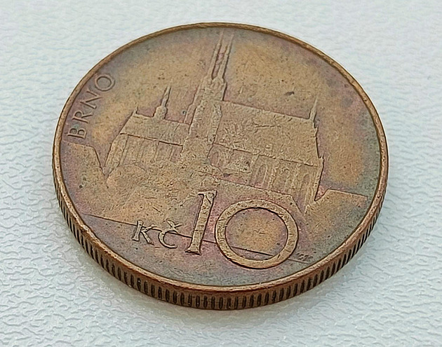 Deset korun, nebo dvě stě tisíc. O ceně desetikoruny rozhoduje jeden detail
