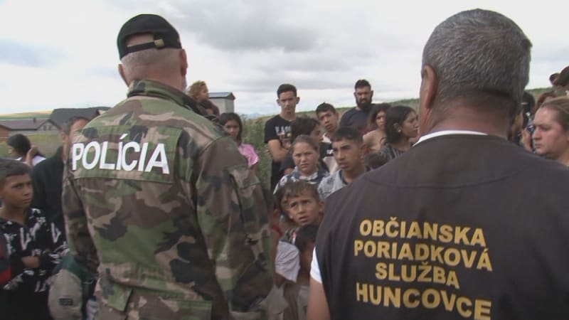 Po zmizení tříletého Mária se šíří znepokojivé video. Znějí v něm slova o kukuřičném netvorovi
