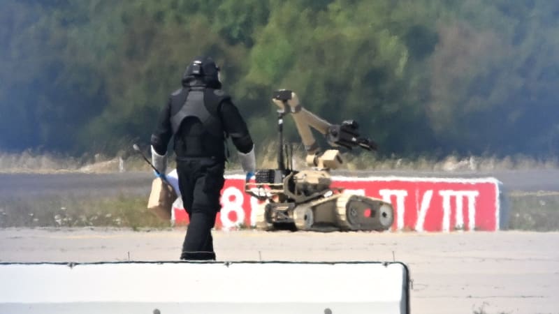 Dron s výbušninou u ukrajinského letadla? Narychlo spíchnutá provokace, okomentovalo Rusko