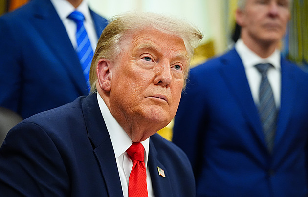 Trump vyhlásil ekonomickou válku Íránu. Kdo jim pomůže, pocítí důsledky, slíbil