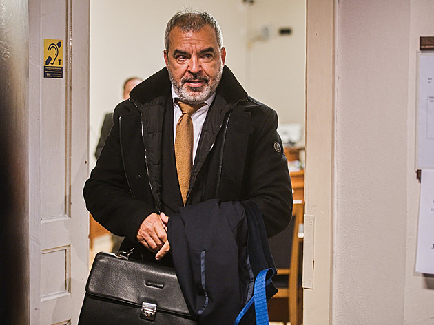 Advokátní komora přerušila kárné řízení s Titzem z bitcoinové kauzy
