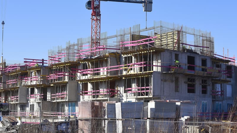 Po stopách pražské krize bydlení: Ve městě chybí přes 90 tisíc bytů. Cesta ven je jen jedna