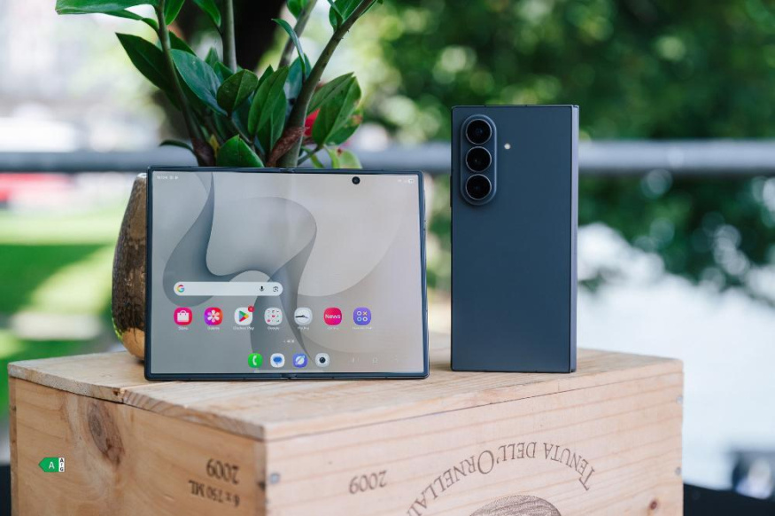 Umí tohle váš mobil? Co dokážou skládačky Samsung